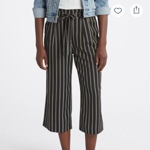 Black and White Striped Capri Pants with Wide Leg Design